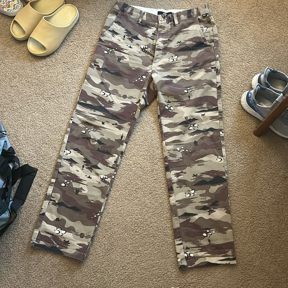 Vans camouflage pants sz xl